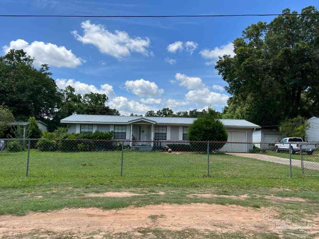 Homes For Sale - 2059 N Roberts Cir<br/> Pensacola, FL 32534