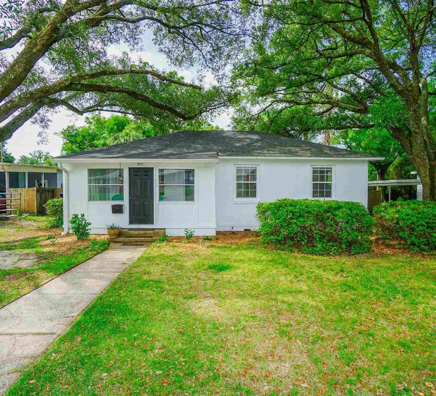 Homes For Sale - 811 W Blount St<br/> Pensacola, FL 32501