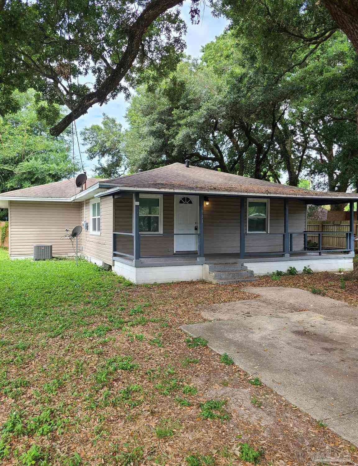 Homes For Sale - 3911 Coons Ave<br/> Pensacola, FL 32505