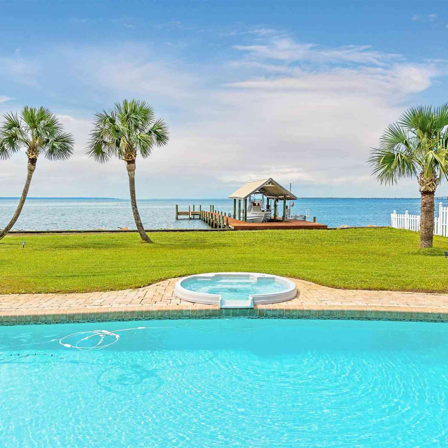 Homes For Sale - 2946 Coral Strip Pkwy<br/> Gulf Breeze, FL 32563