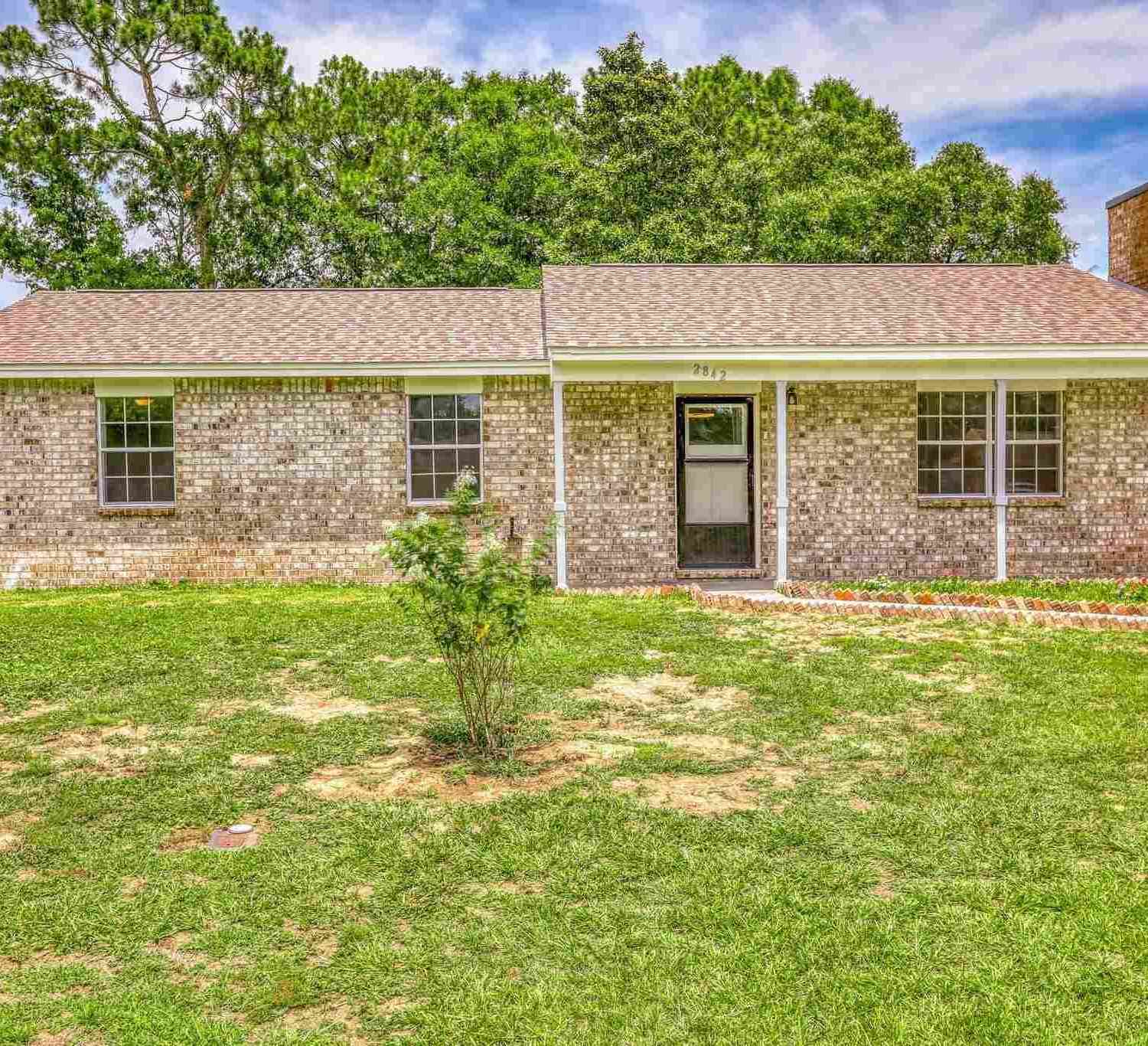 Homes For Sale - 2842 Godwin Ln<br/> Pensacola, FL 32526