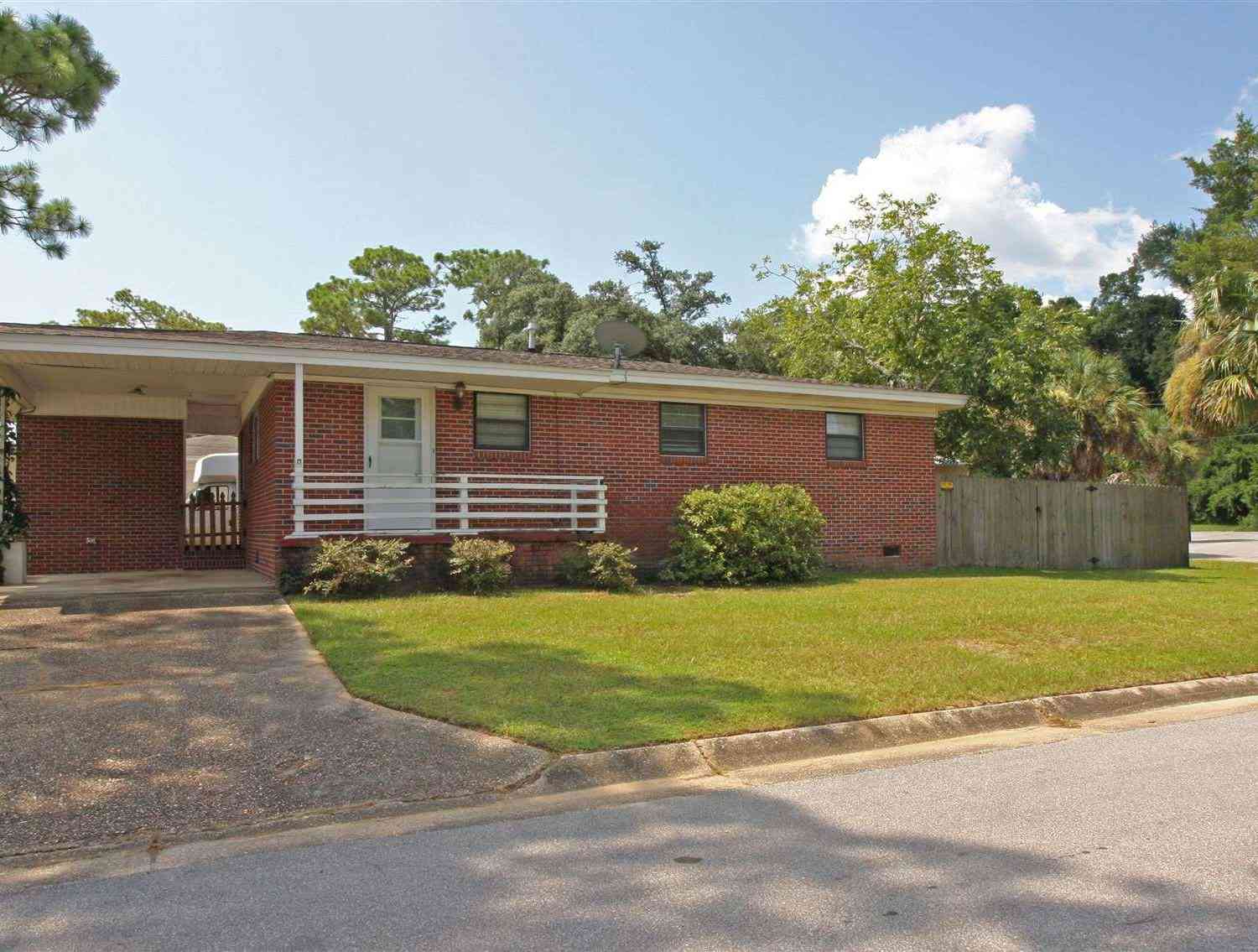 Homes For Sale - 3915 N 10th Ave<br/> Pensacola, FL 32503