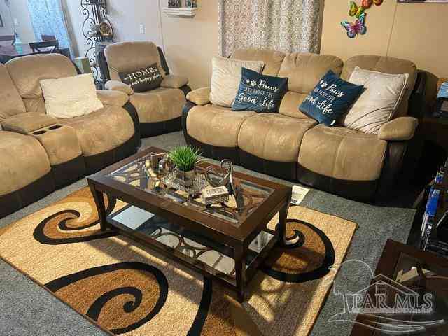 Mobile Home For Sale - 6971 Wallace Dr<br/> Pace, FL 32571