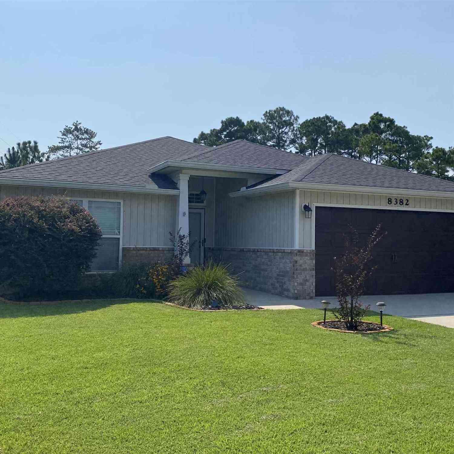 Homes For Sale - 8382 Island Dr<br/> Navarre, FL 32566