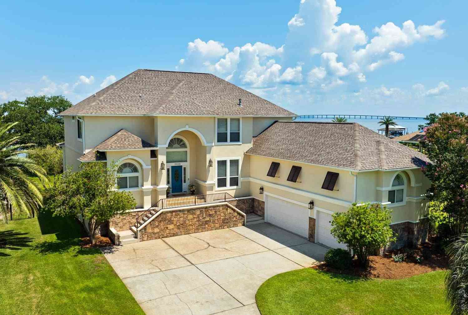 Homes For Sale - 2928 Coral Strip Pkwy<br/> Gulf Breeze, FL 32563