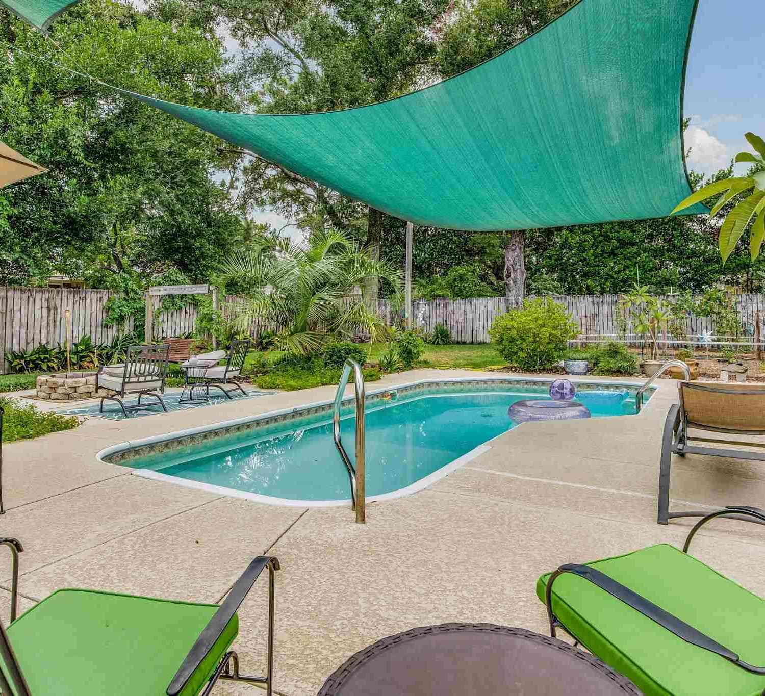 Homes For Sale - 1975 Summit Blvd<br/> Pensacola, FL 32503