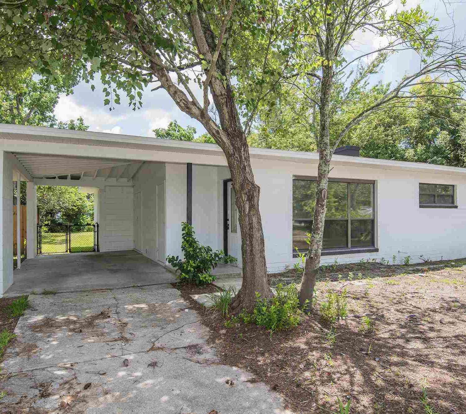 Homes For Sale - 60 Stanford Rd<br/> Pensacola, FL 32506