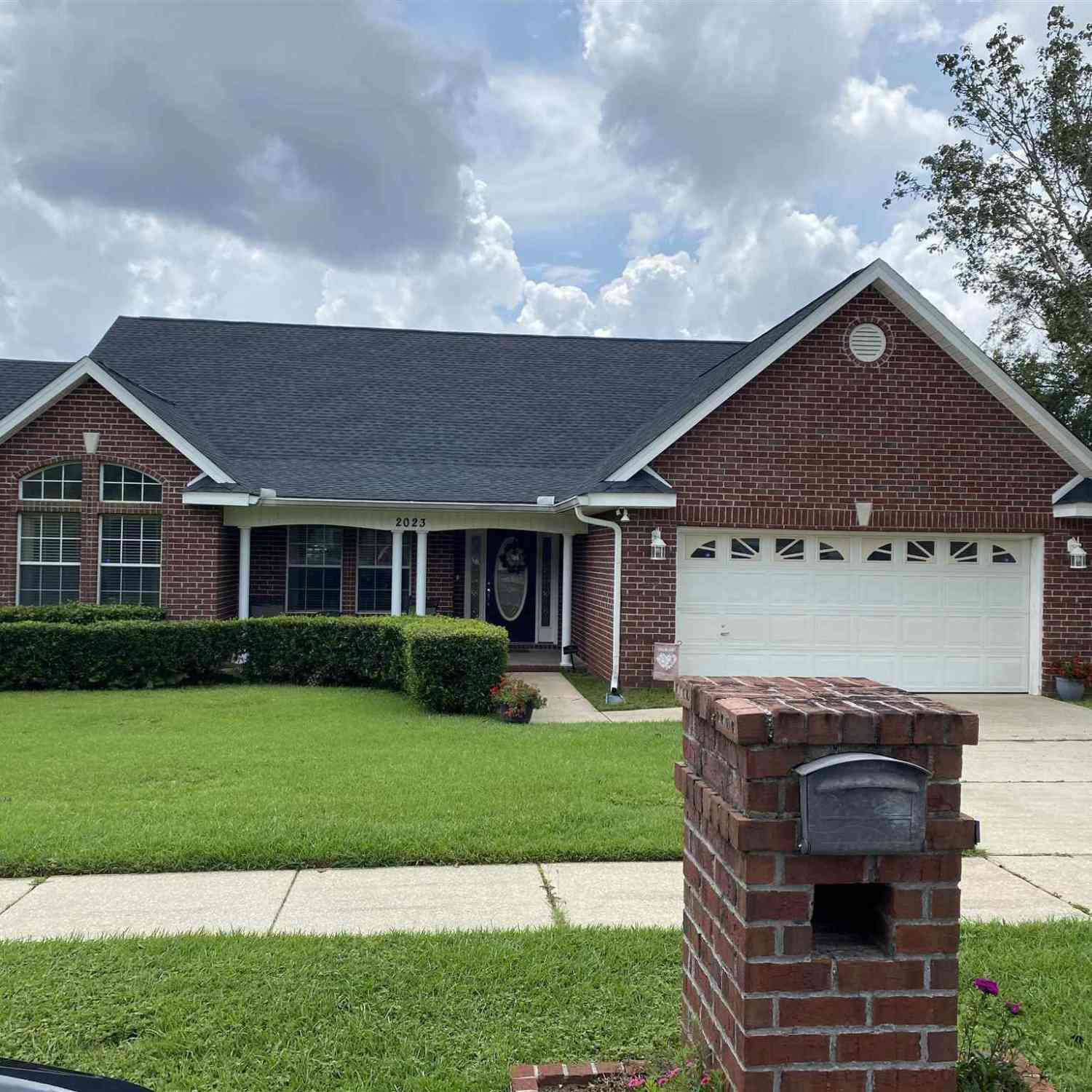 Homes For Sale - 2023 Jason Dr<br/> Cantonment, FL 32533