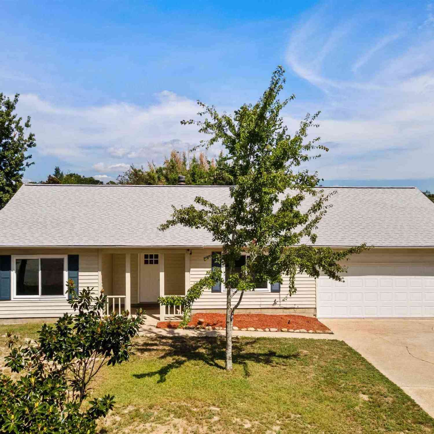 Homes For Sale - 10410 Pine Hill Terrace<br/> Pensacola, FL 32514