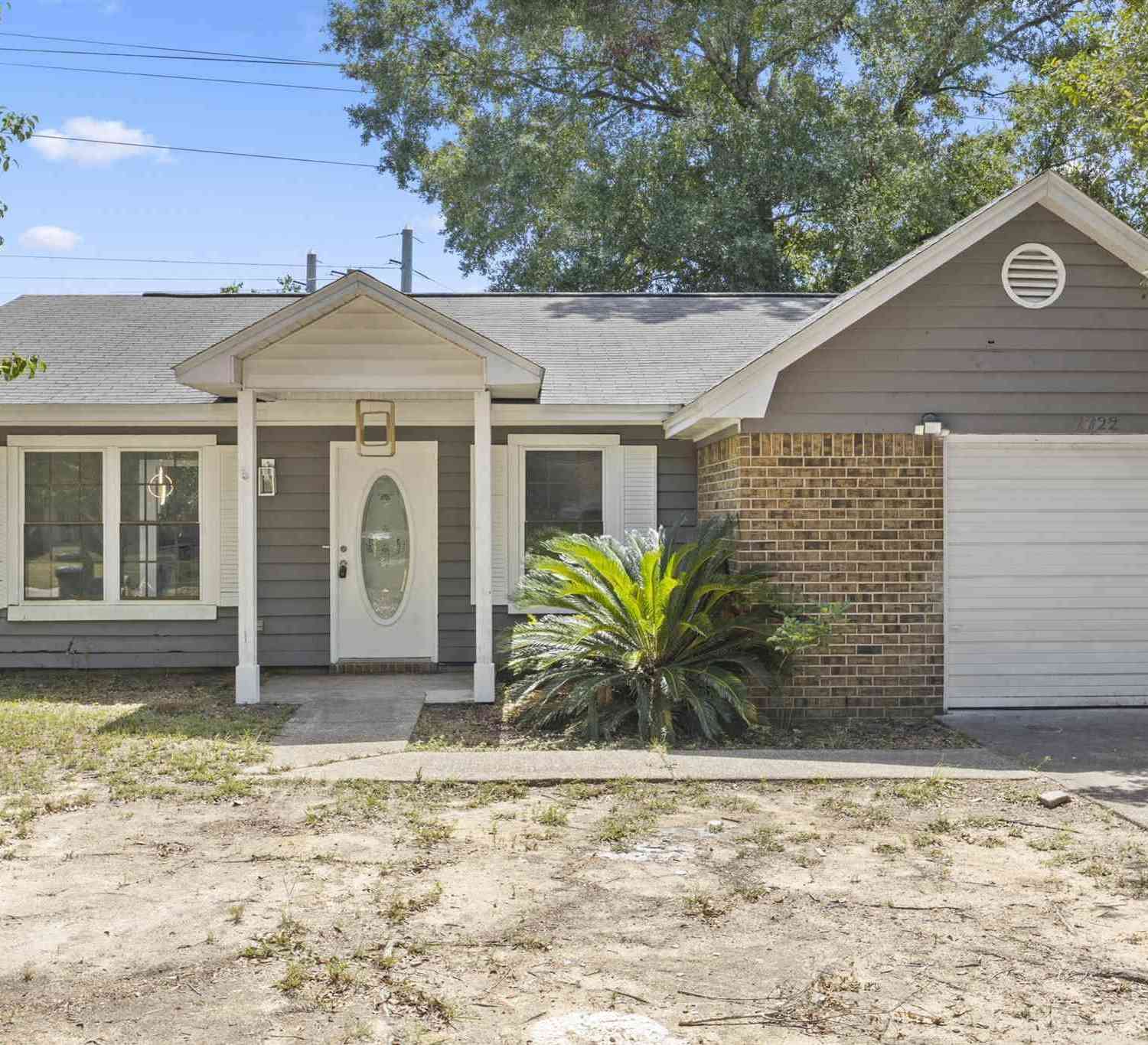 Homes For Sale - 7722 Deborah Dr<br/> Pensacola, FL 32514