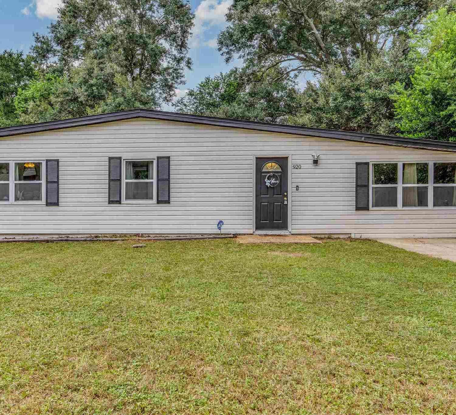 Homes For Sale - 920 Twinbrook Ave<br/> Pensacola, FL 32505