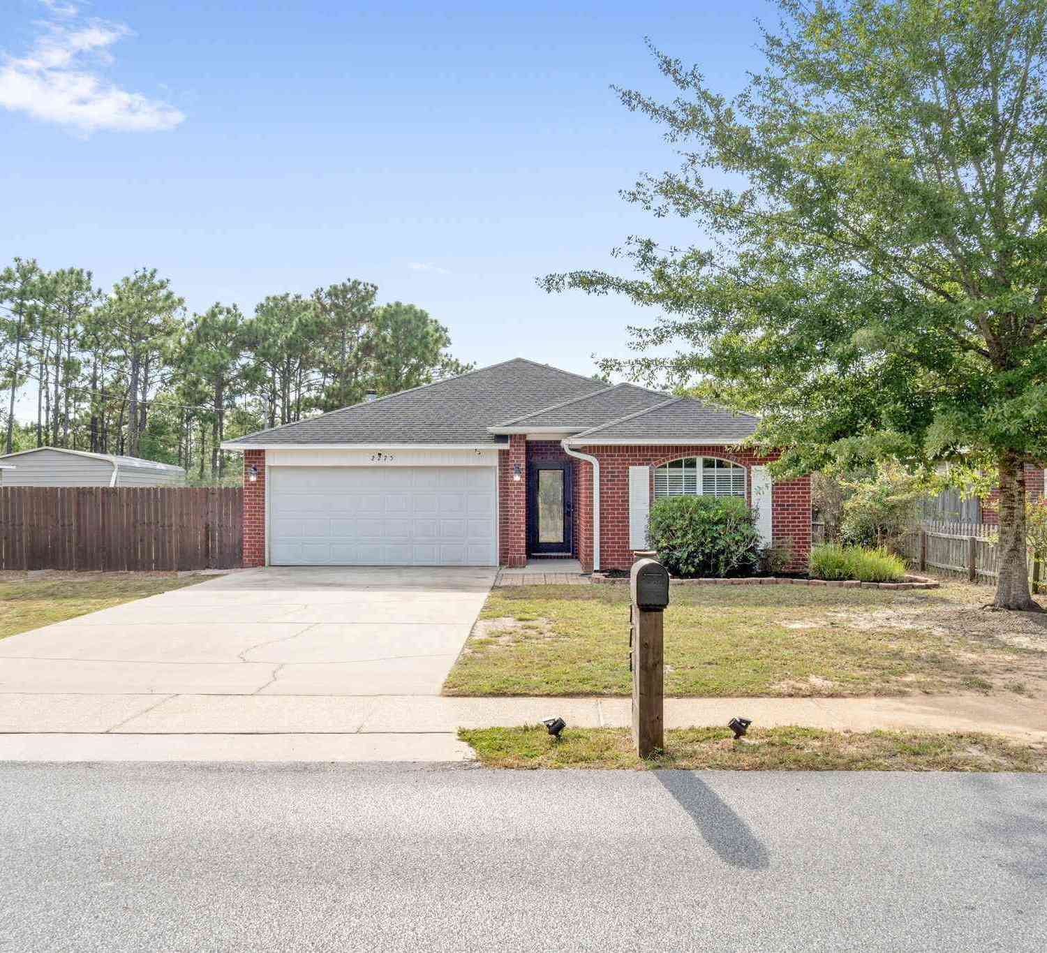 Homes For Sale - 2275 Pawnee Dr<br/> Navarre, FL 32566