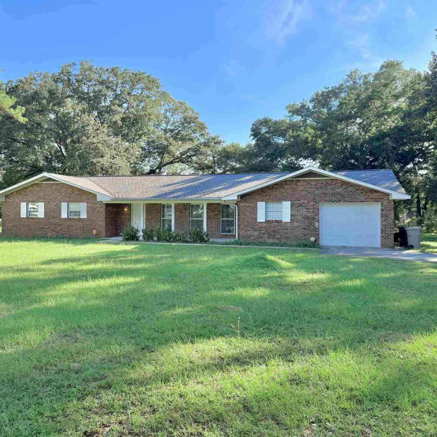 Homes For Sale - 7577 Mobile Hwy<br/> Pensacola, FL 32526