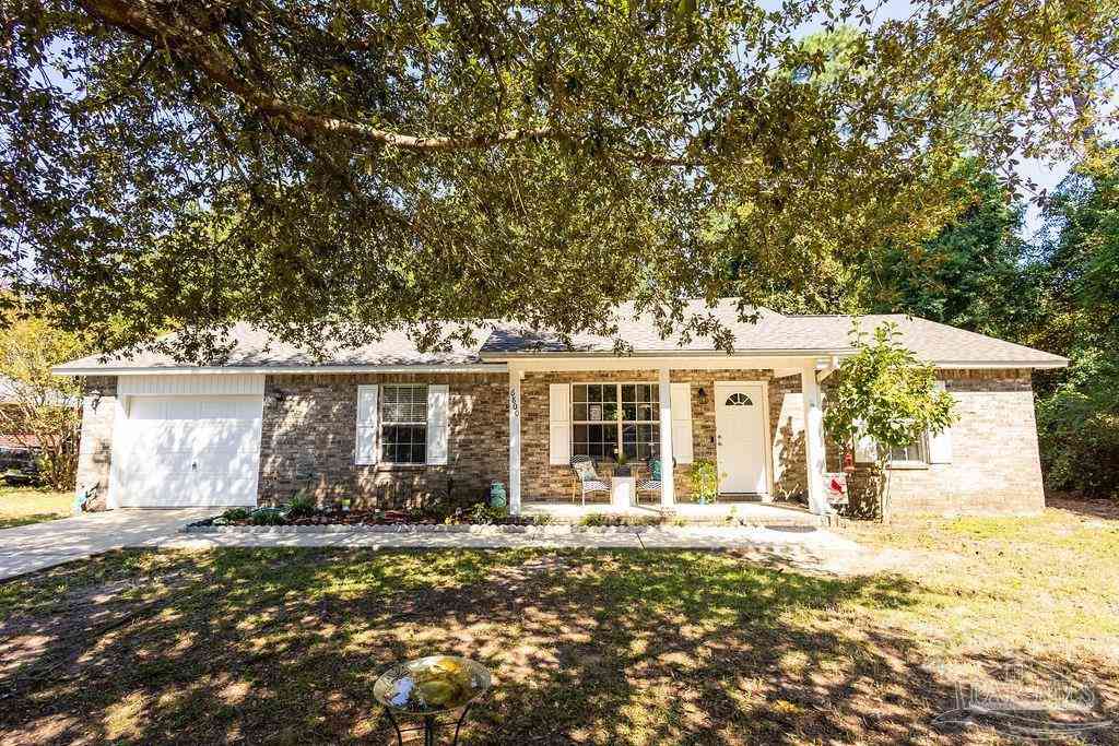Homes For Sale - 6800 Trailride N<br/> Milton, FL 32571