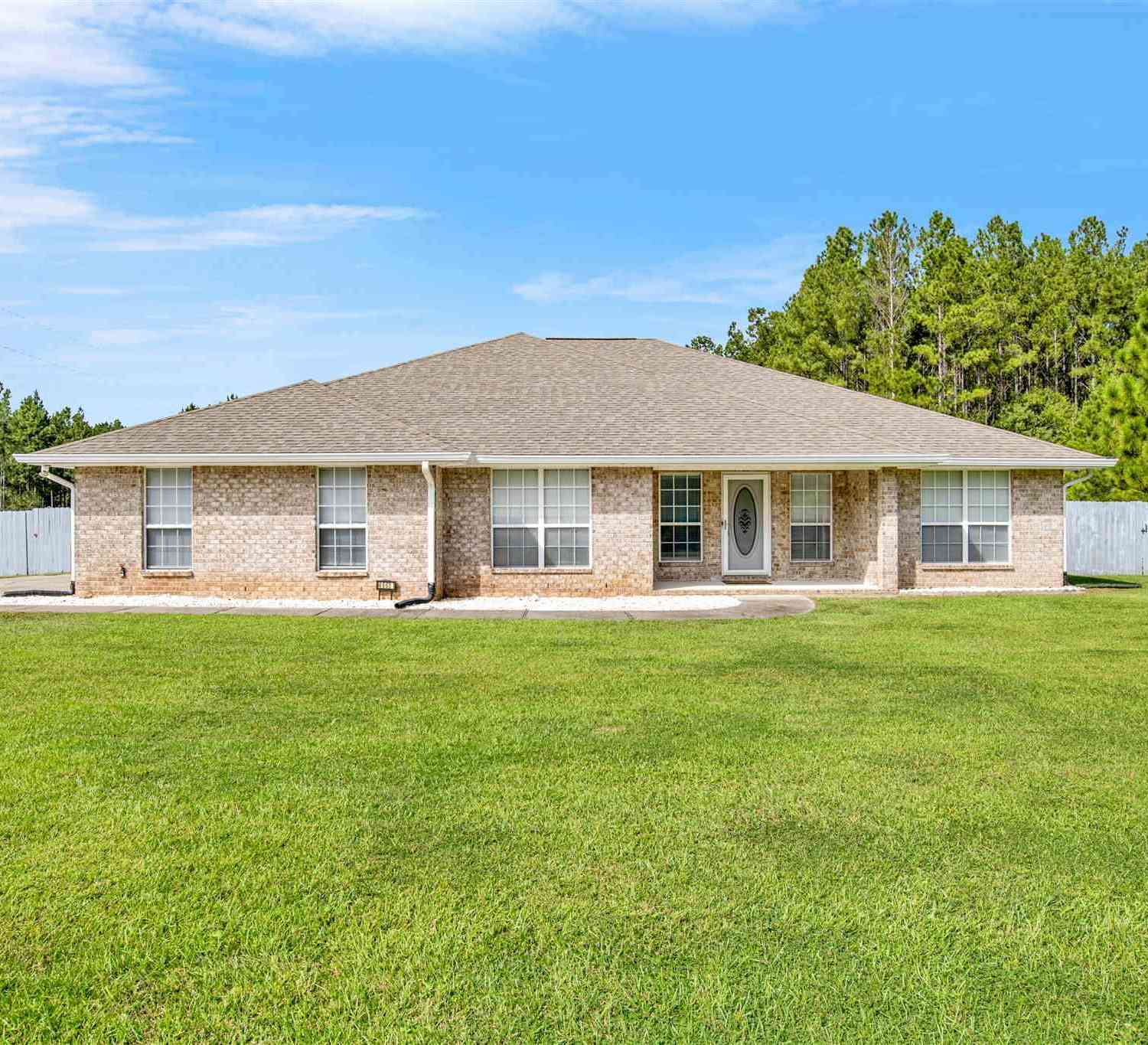 Homes For Sale - 4663 Nichols Creek Rd<br/> Milton, FL 32583