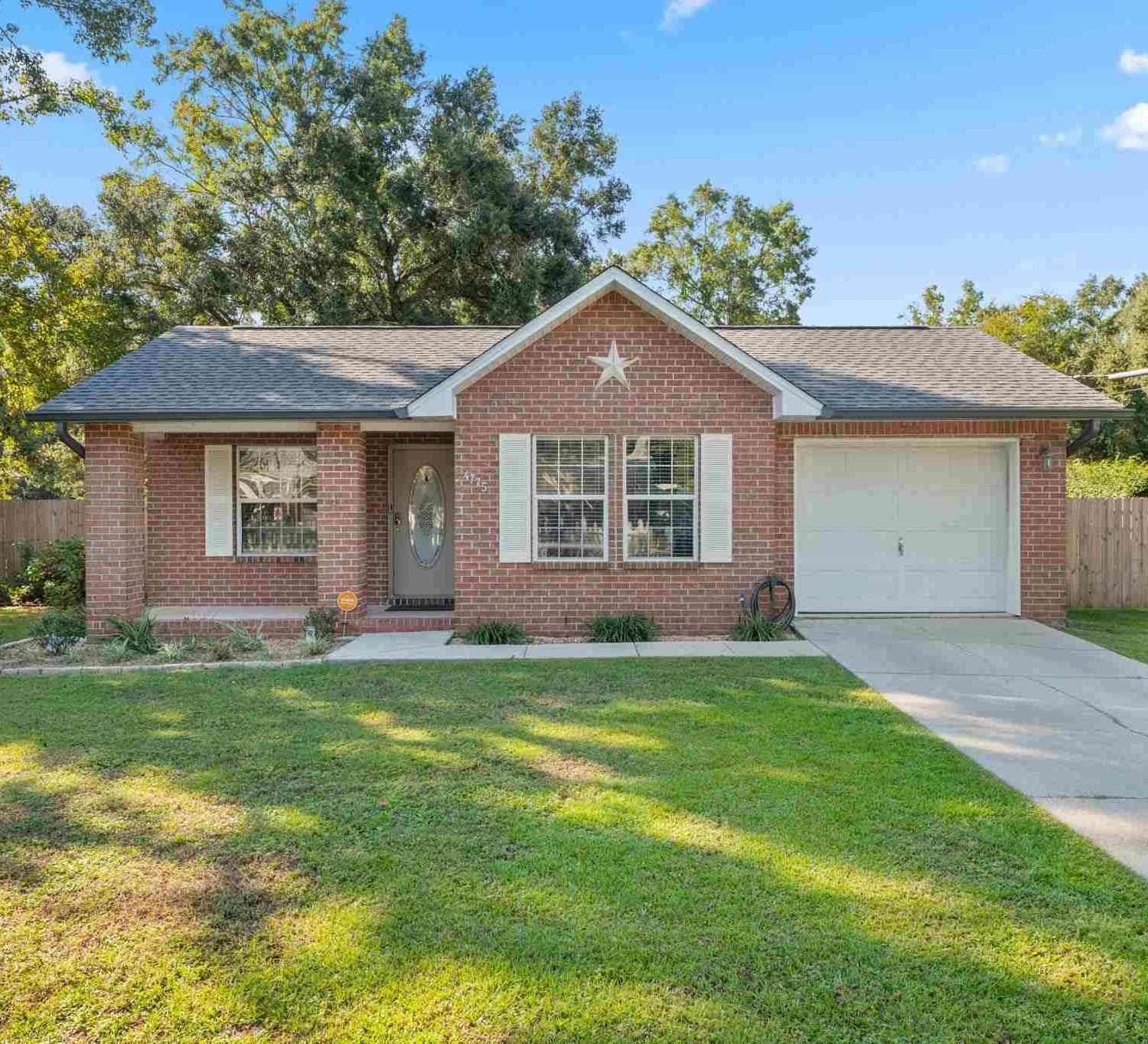 Homes For Sale - 4775 Landmark Ln<br/> Pace, FL 32571