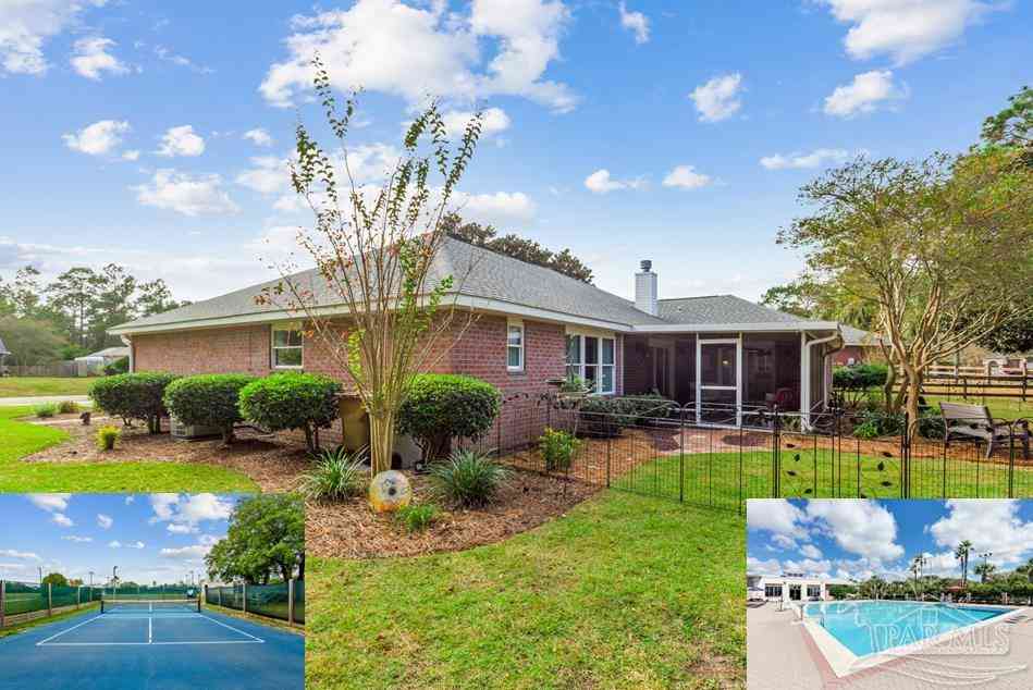 Homes For Sale - 2526 Cove Rd<br/> Navarre, FL 32566