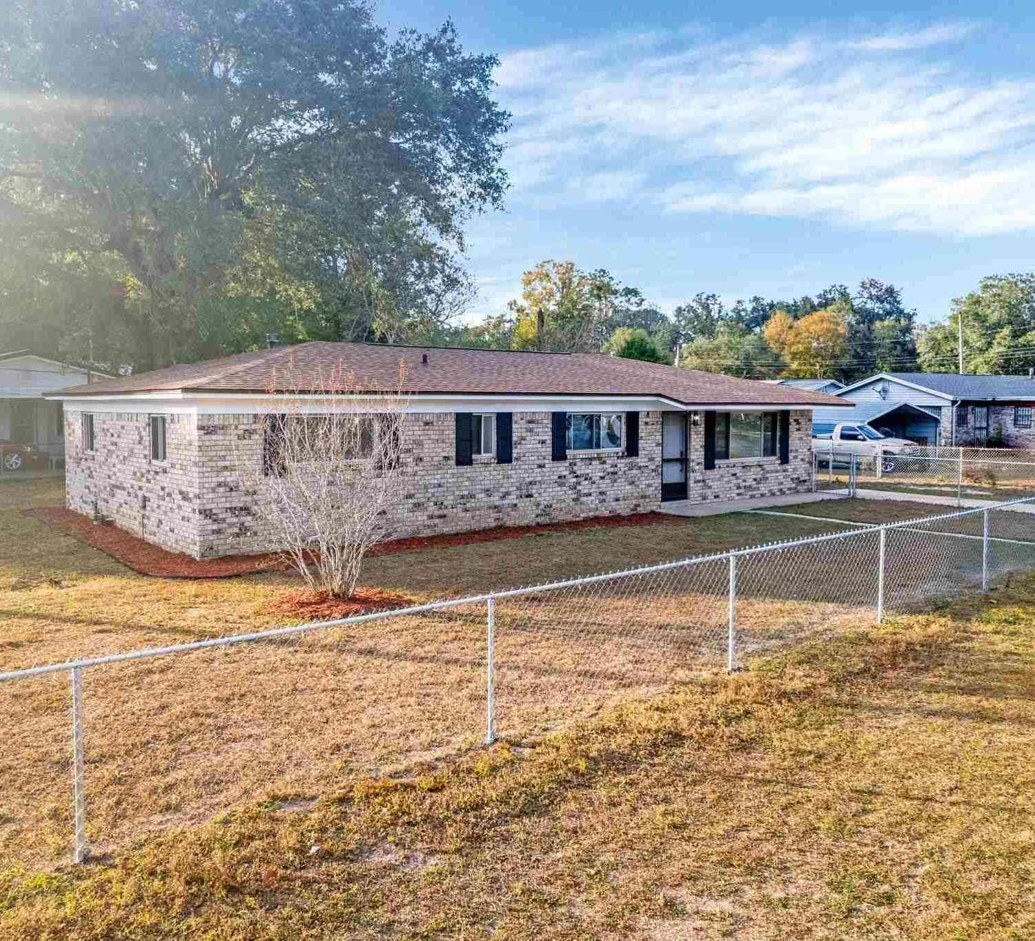 Homes For Sale - 7705 Herrington Dr<br/> Pensacola, FL 32534
