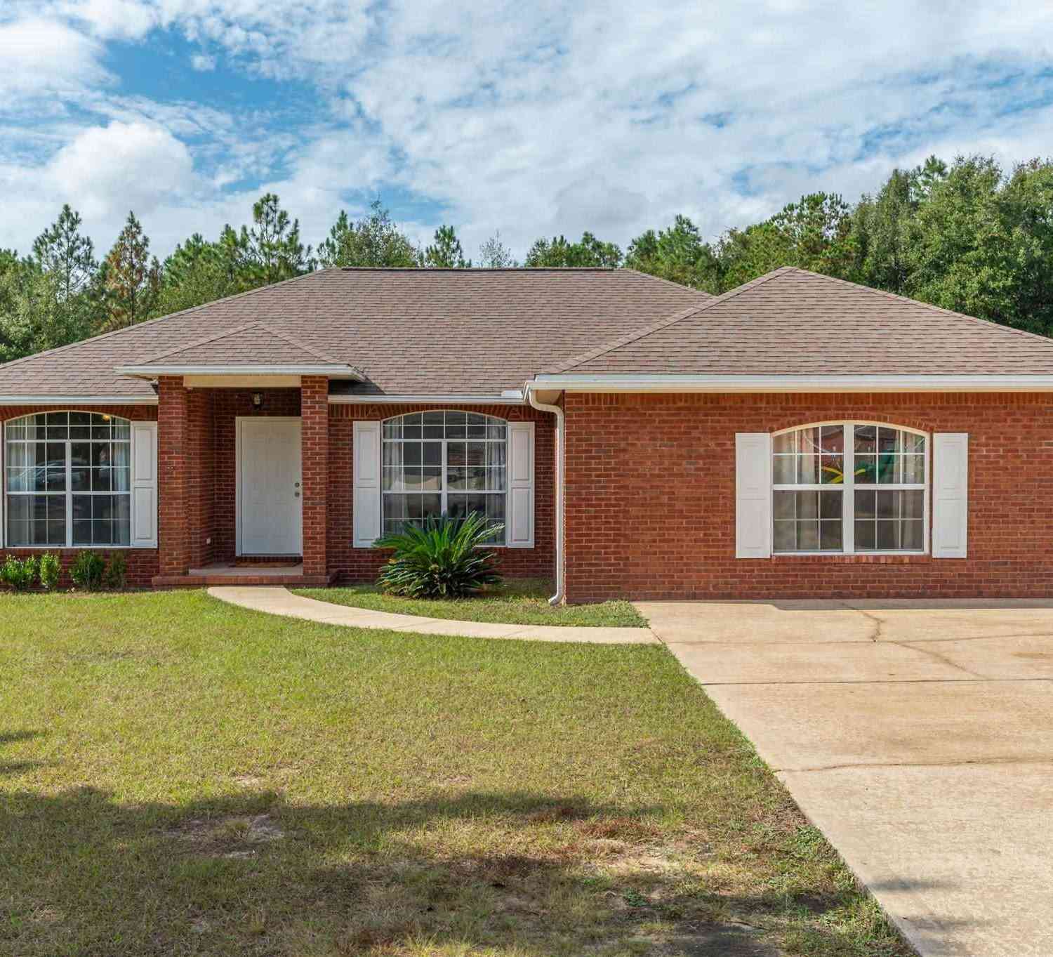 Homes For Sale - 5834 Antler Ct<br/> Crestview, FL 32536