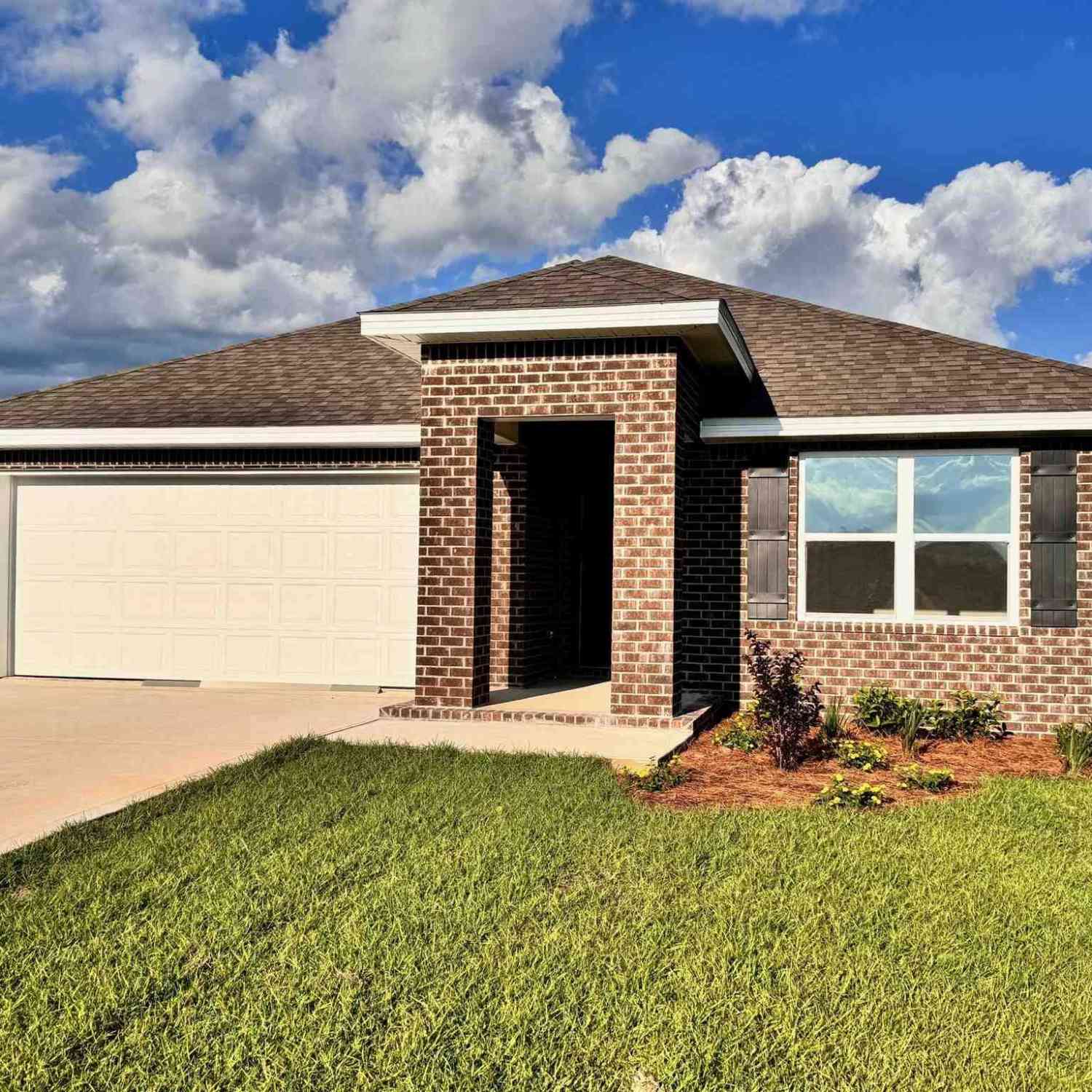 Homes For Sale - 5586 Silverbell Dr<br/> Milton, FL 32583