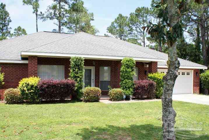 Homes For Sale - 7406 Broadmoor St<br/> Navarre, FL 32566