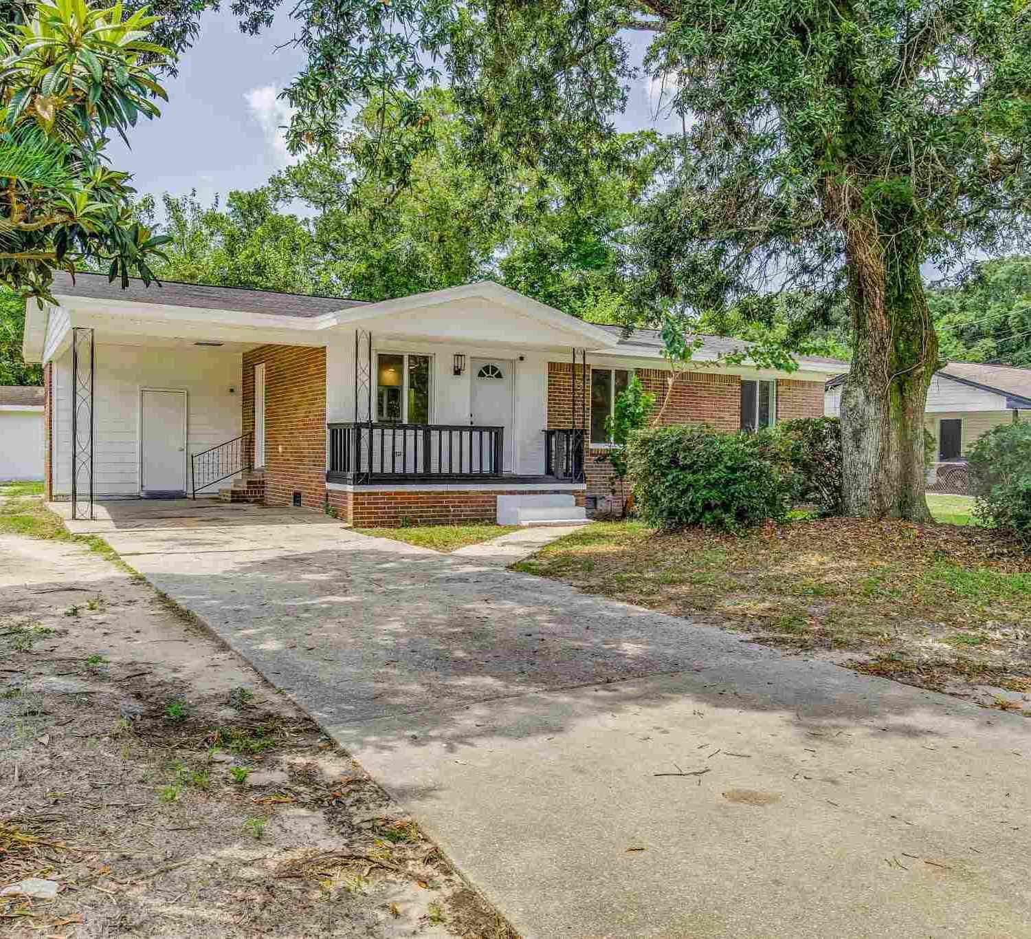 Homes For Sale - 3411 W Maxwell St<br/> Pensacola, FL 32505