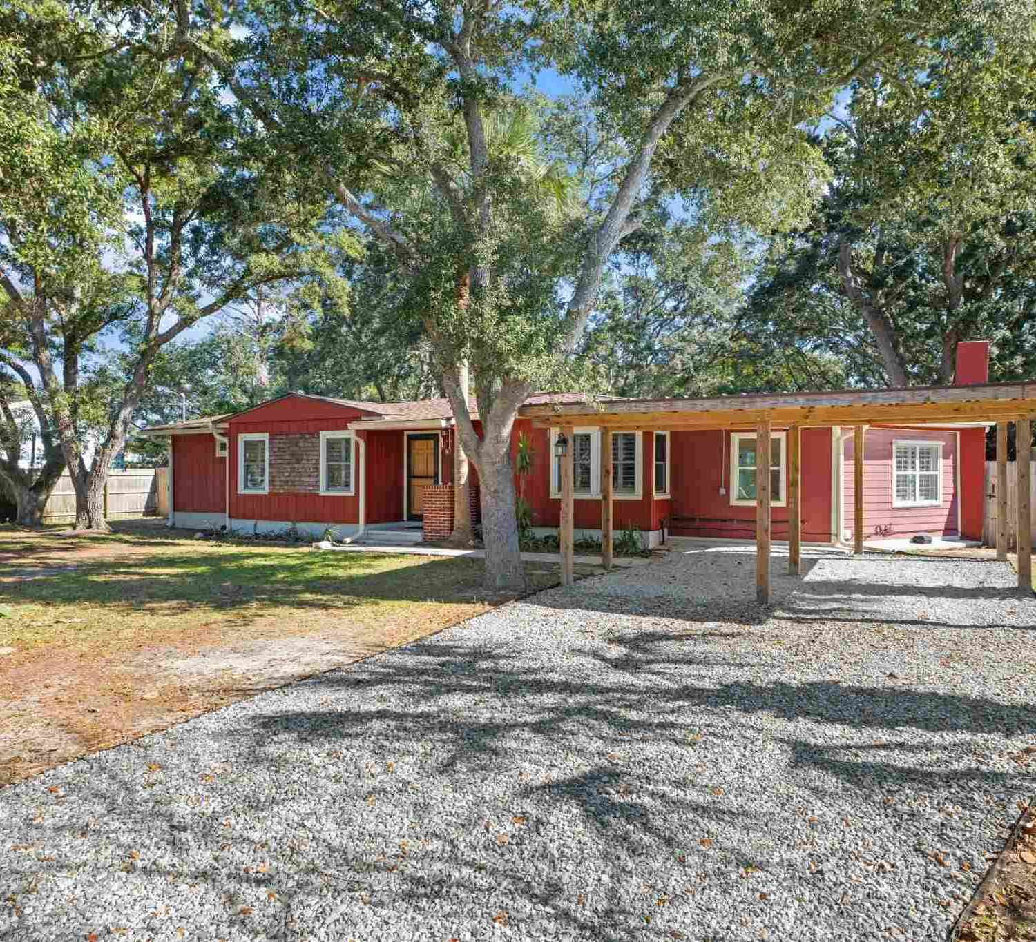 Homes For Sale - 10 San Carlos Ave<br/> Gulf Breeze, FL 32561