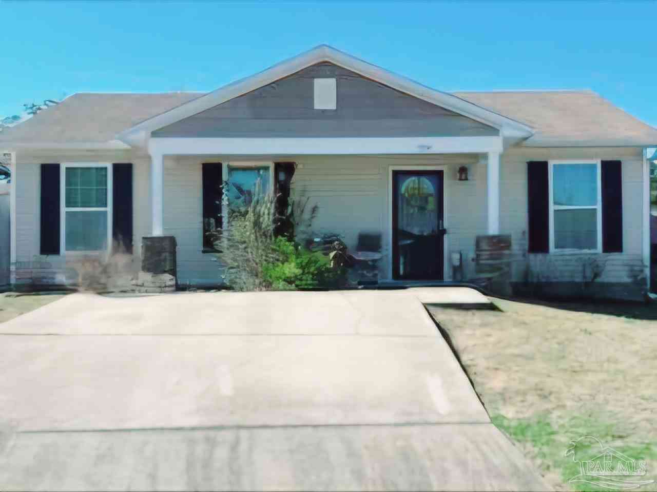 Homes For Sale - 5854 Tryton Cir<br/> Pensacola, FL 32526