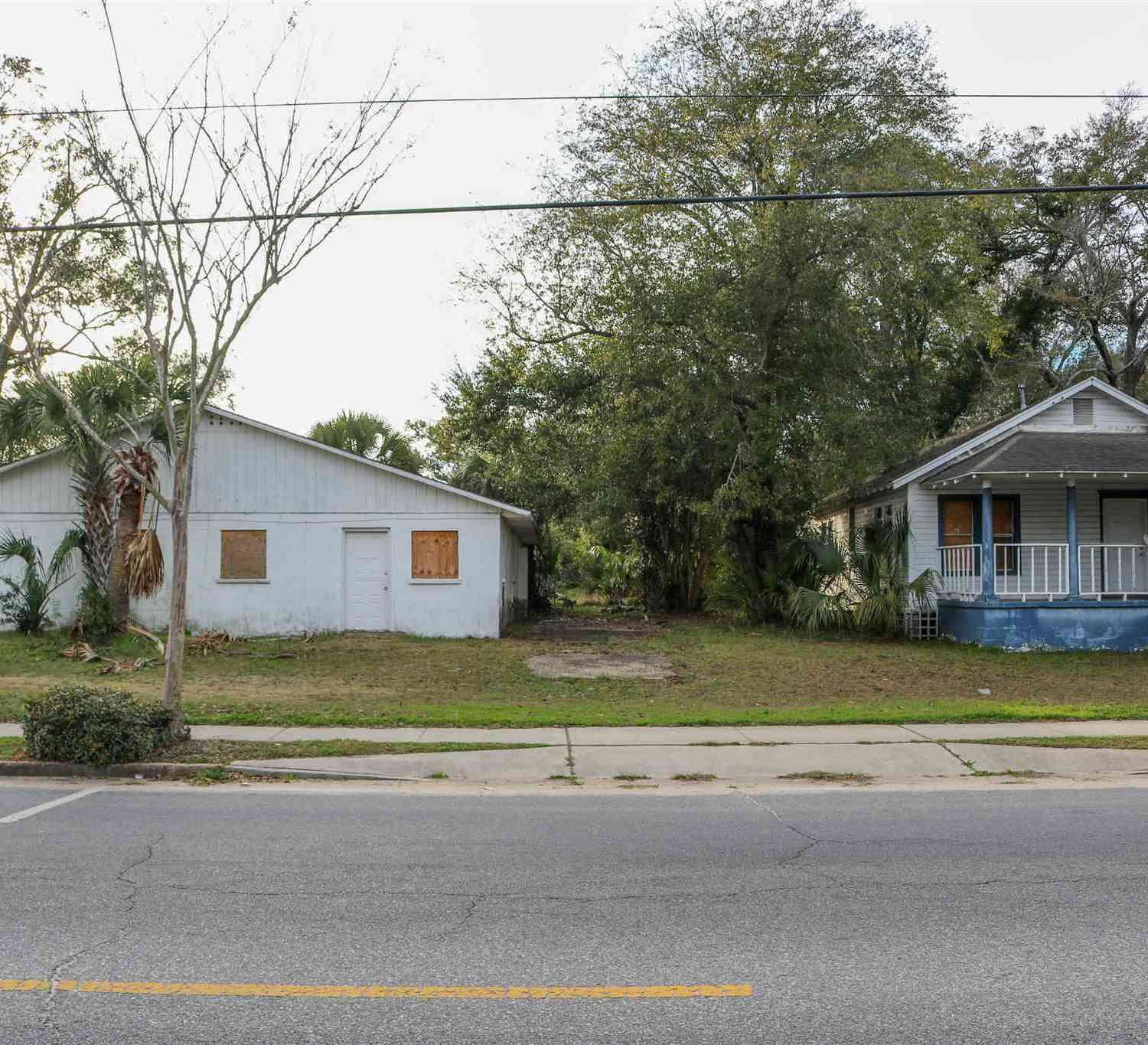 Homes For Sale - 2401 N E St<br/> Pensacola, FL 32501