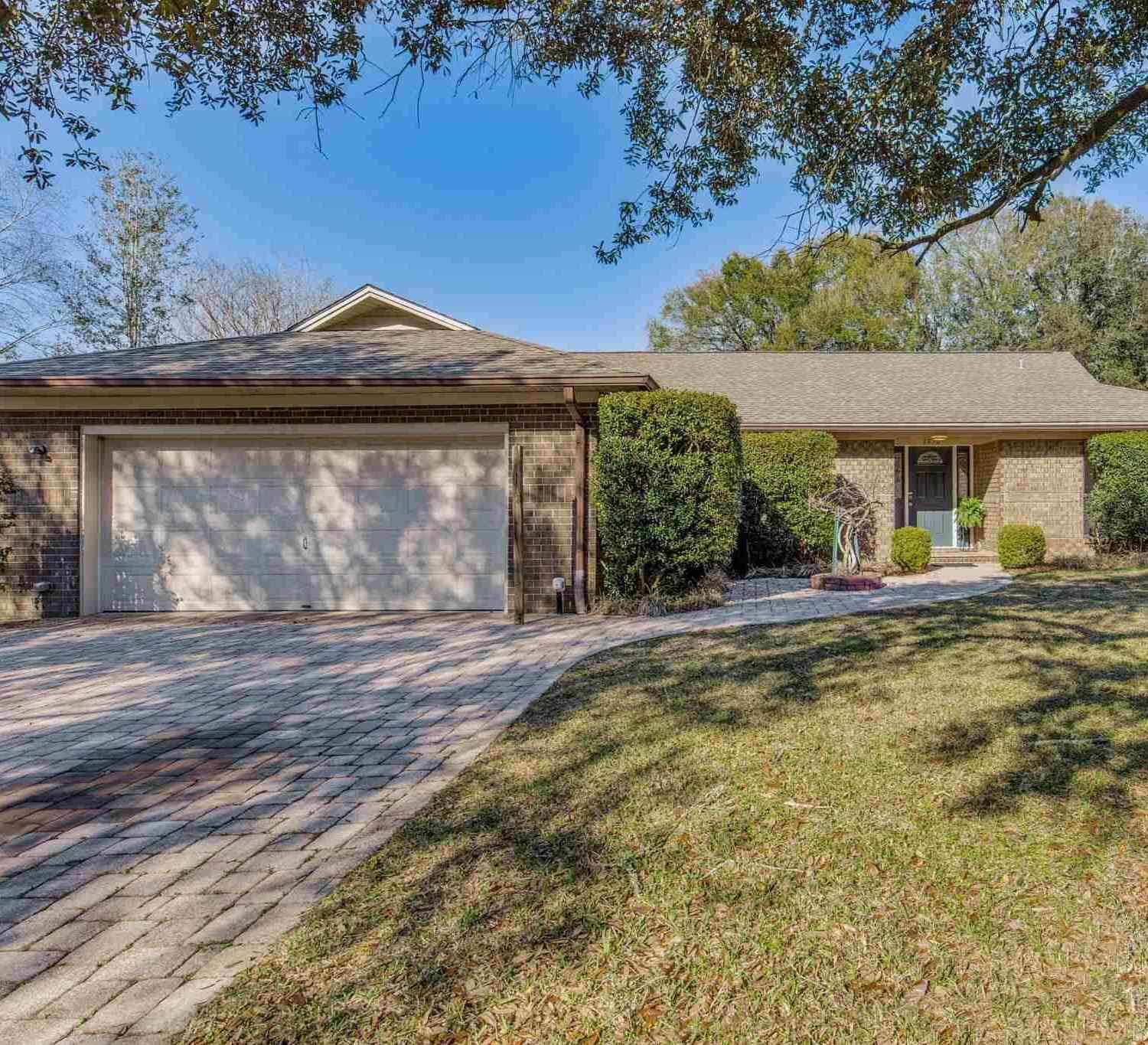 Homes For Sale - 2890 Semoran Dr<br/> Pensacola, FL 32503