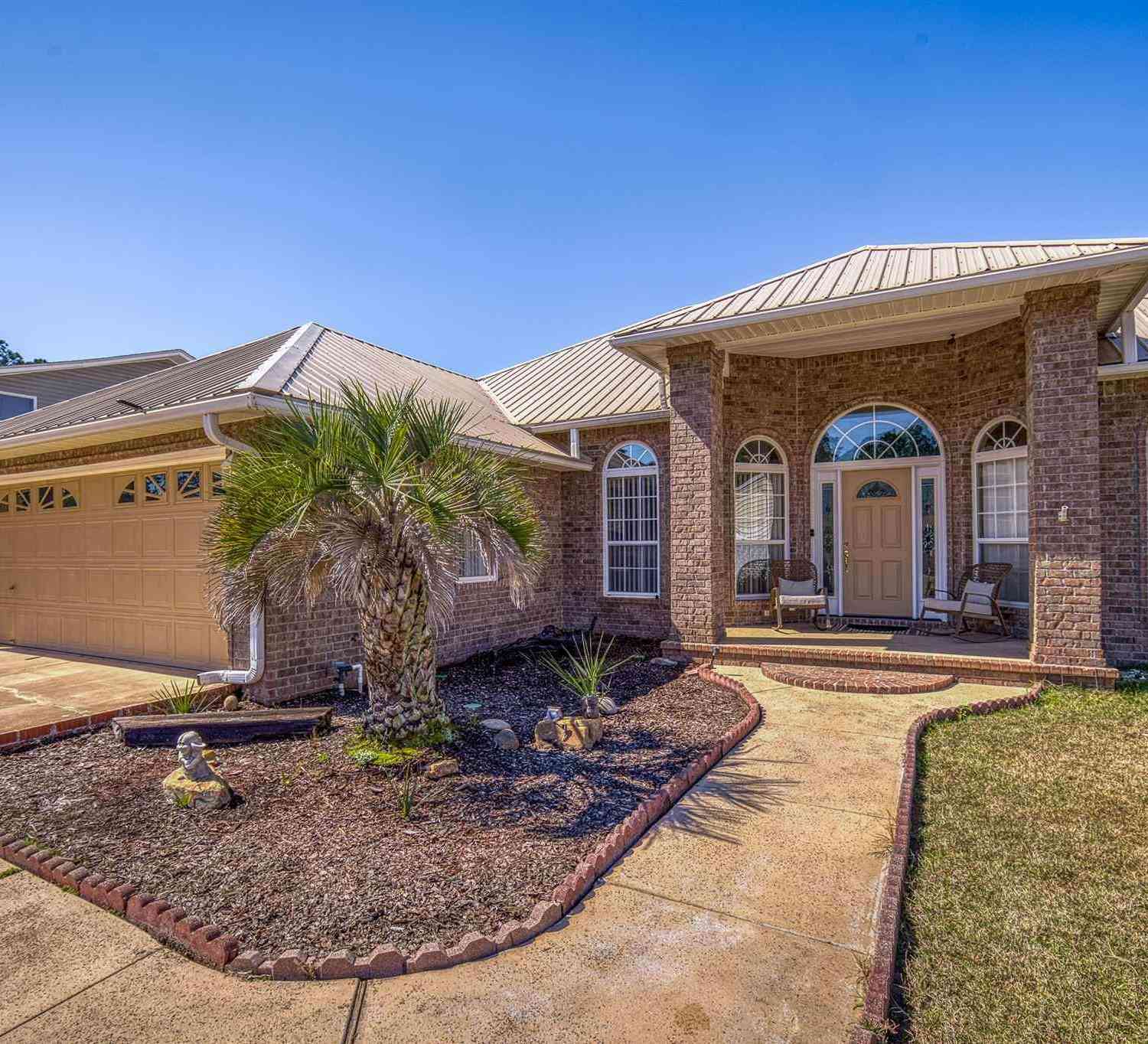 Homes For Sale - 2737 Terry Cove Dr<br/> Milton, FL 32583