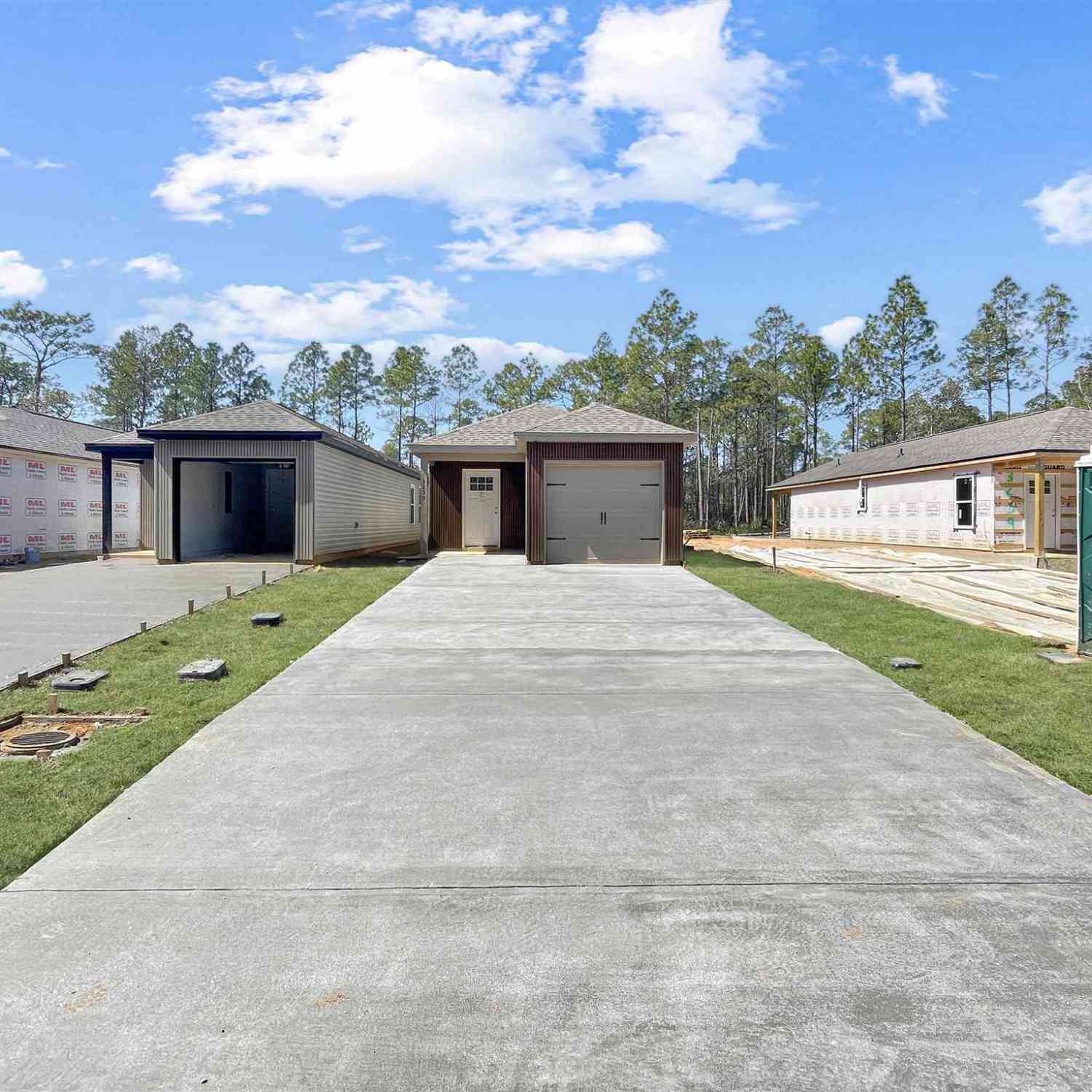 Homes For Sale - 3235 Damon Dr<br/> Milton, FL 32583