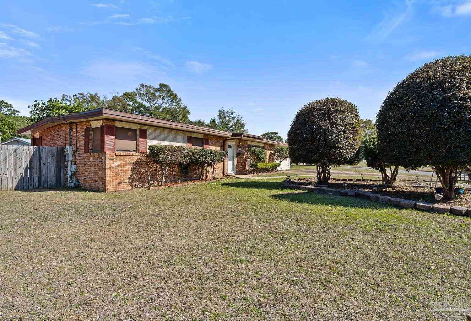 Homes For Sale - 3808 San Gabriel Dr<br/> Pensacola, FL 32504