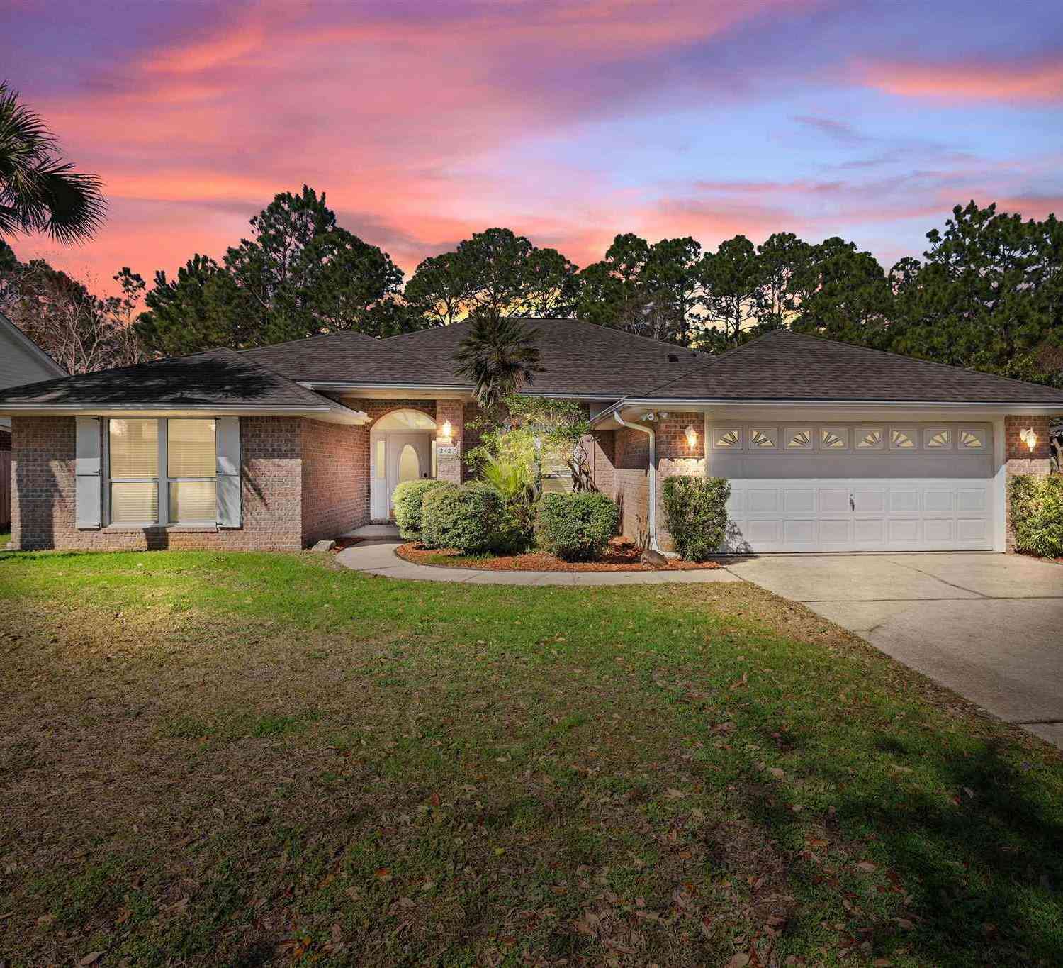 Homes For Sale - 2427 Heritage Cir<br/> Navarre, FL 32566