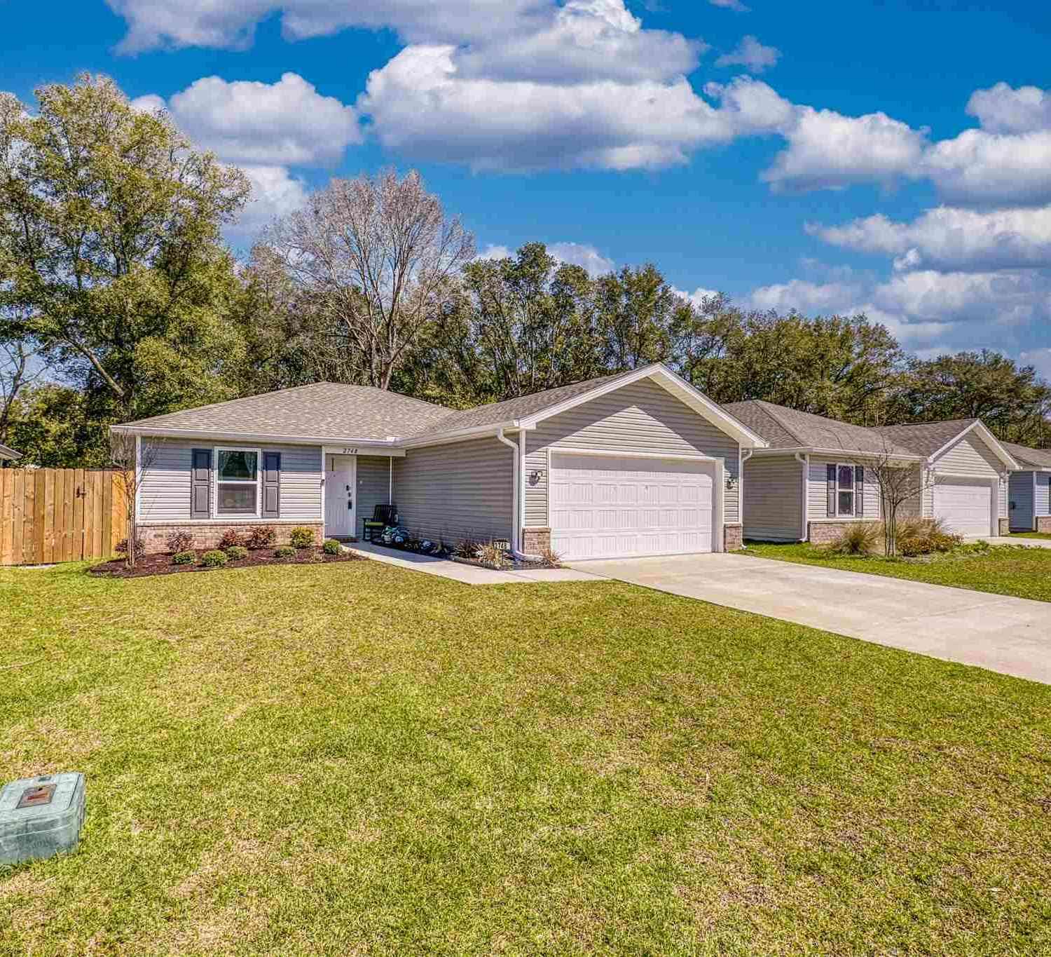 Homes For Sale - 2748 Savannah Michelle Ln<br/> Pensacola, FL 32534