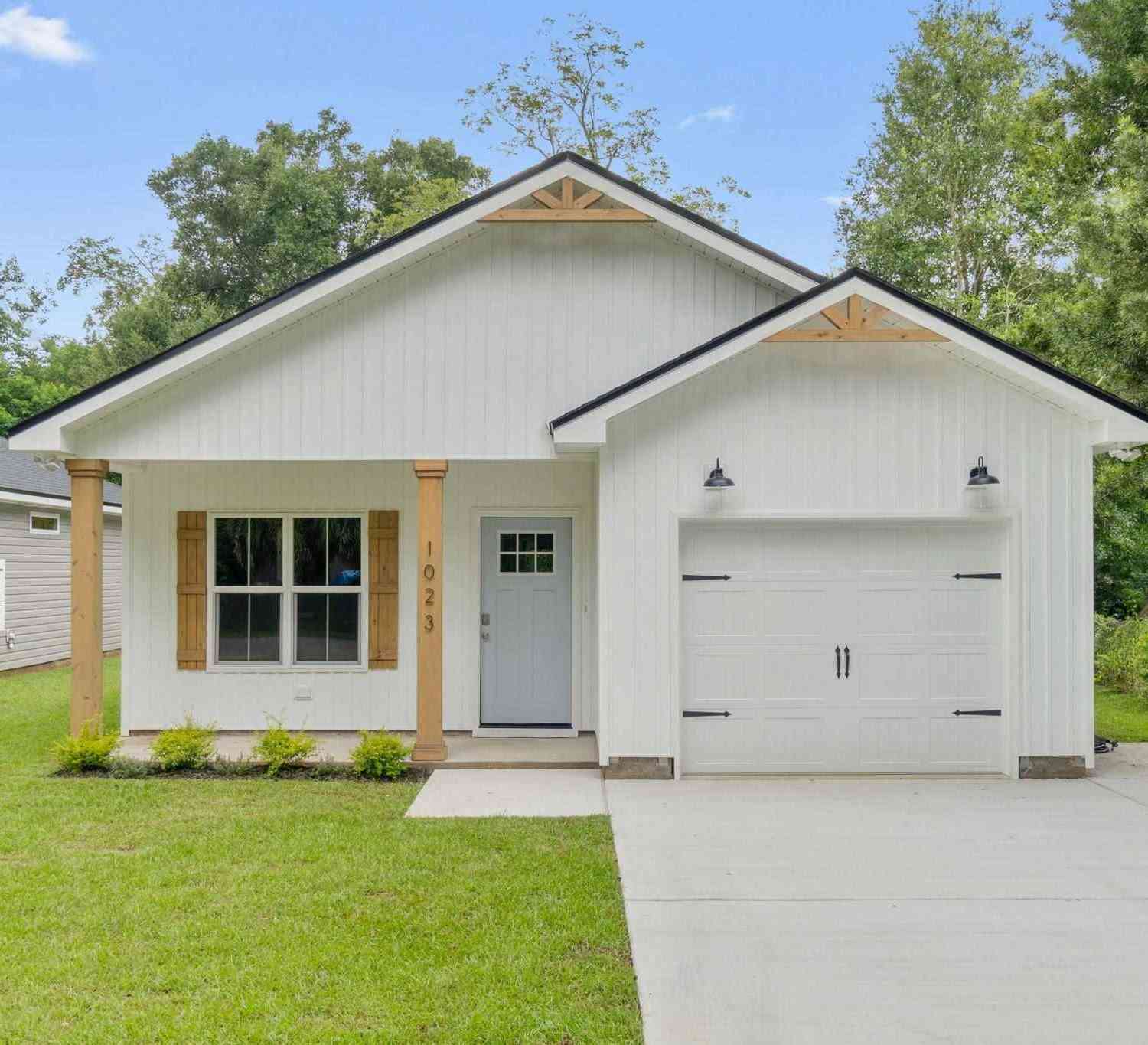 Homes For Sale - 8537 Sonnyboy Ln<br/> Pensacola, FL 32514