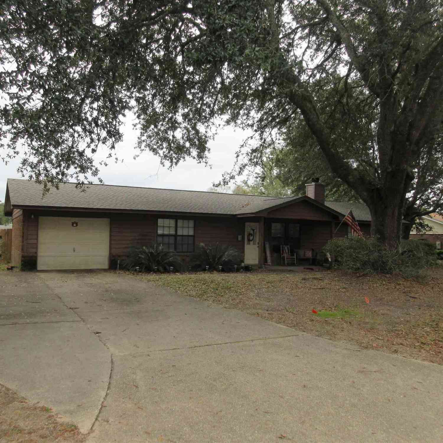 Homes For Sale - 4702 Gregg Ave<br/> Pace, FL 32571