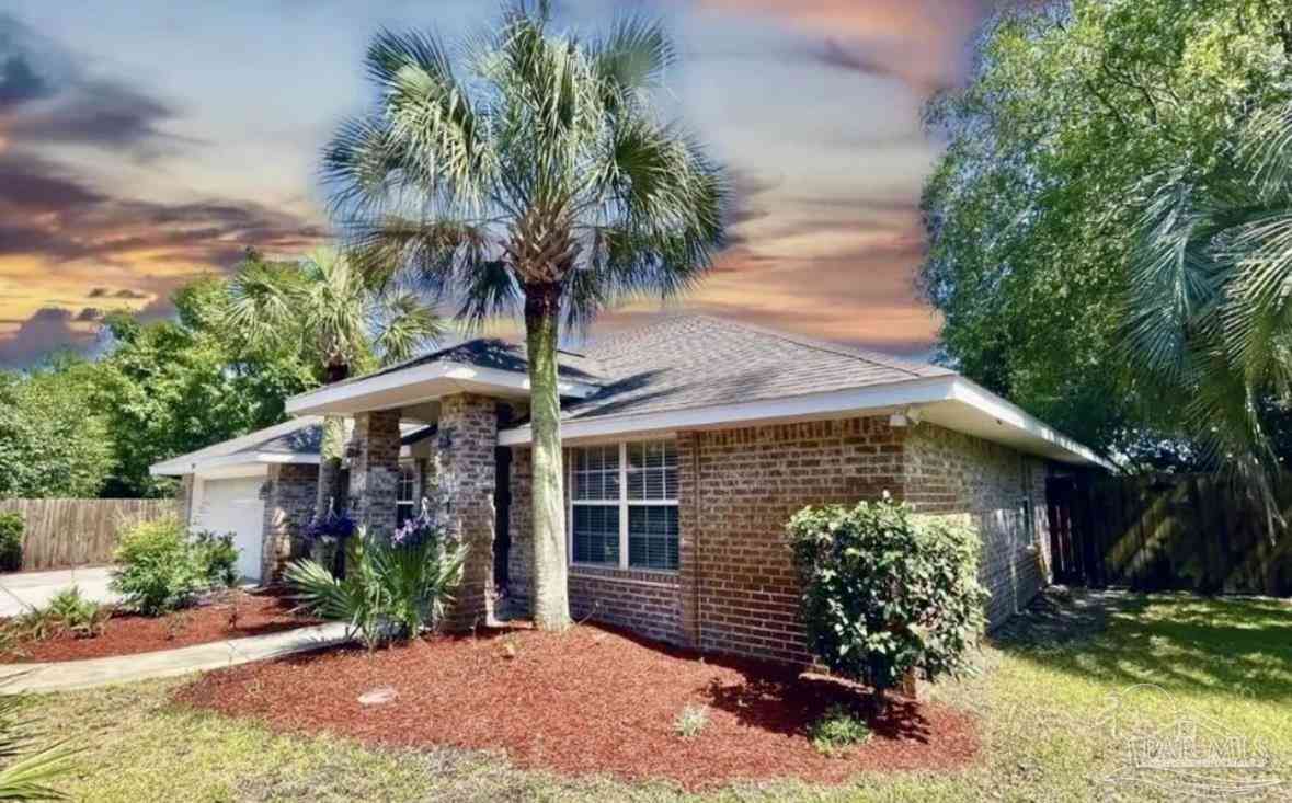 Homes For Sale - 5021 Mandavilla Blvd<br/> Gulf Breeze, FL 32563