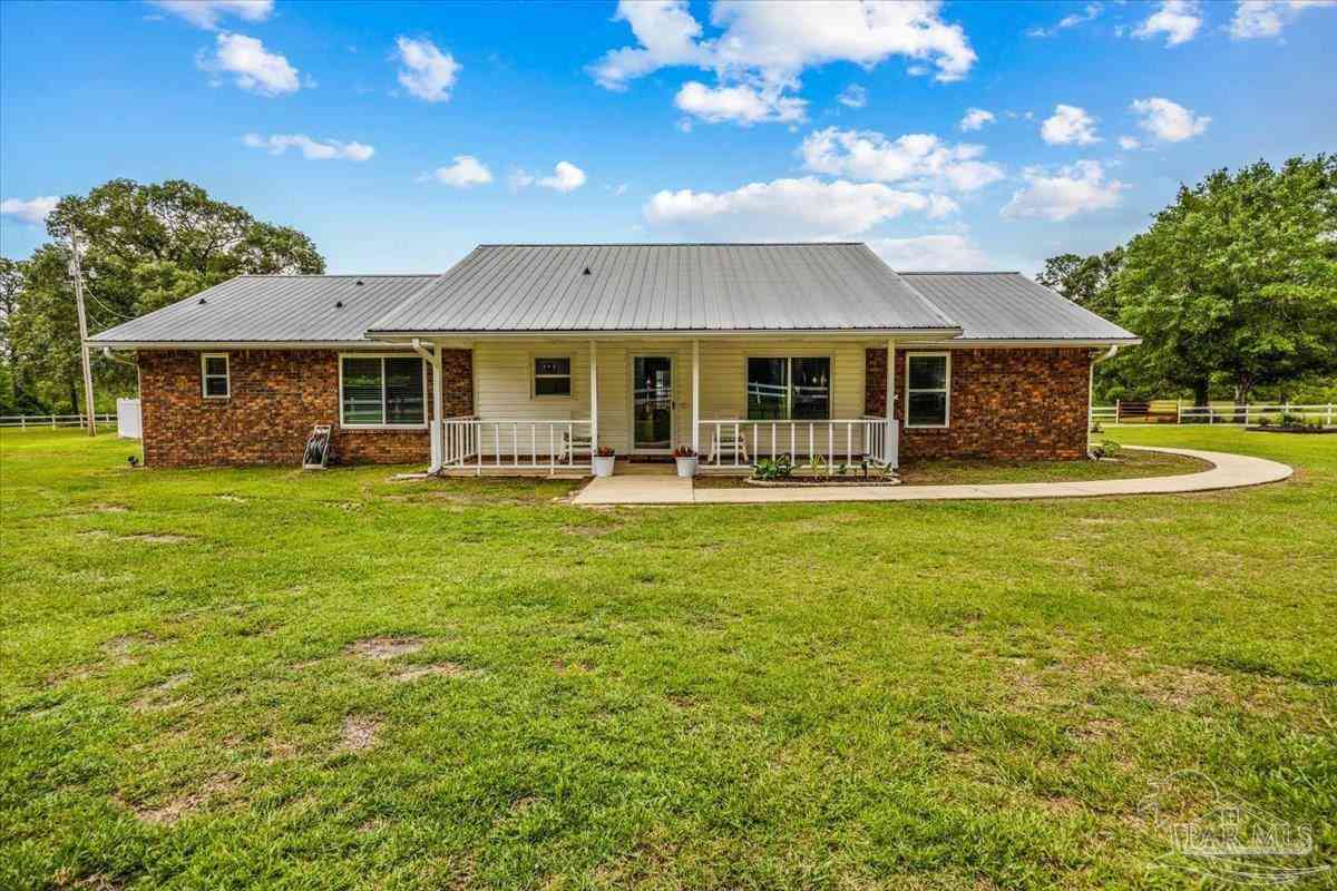 Homes For Sale - 9147 Will Sexton Rd<br/> Milton, FL 32570