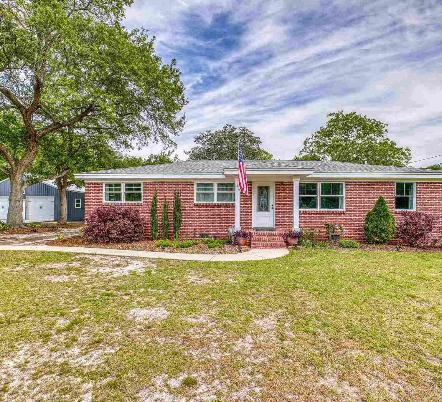 Homes For Sale - 1850 Garcon Point Rd<br/> Milton, FL 32583
