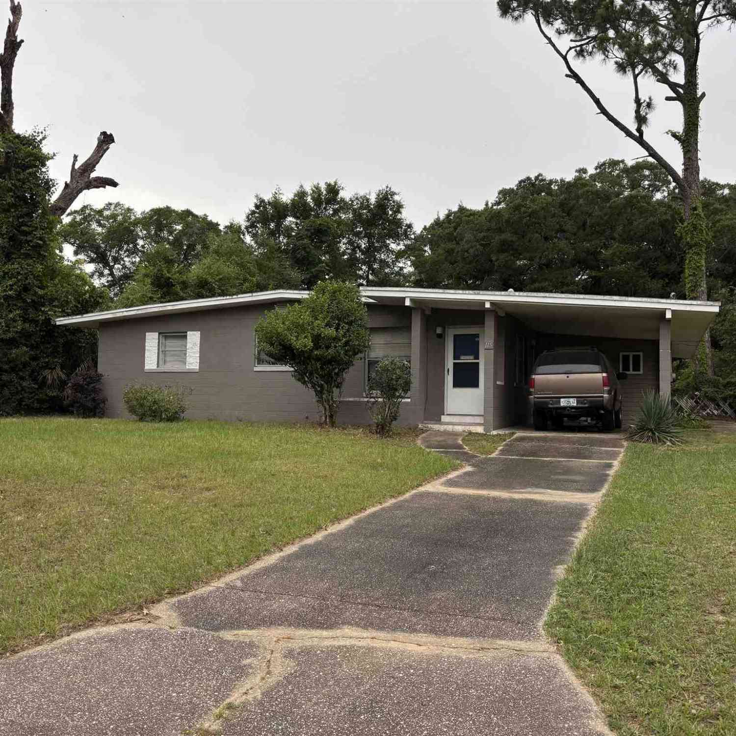 Homes For Sale - 115 Warwick Ave<br/> Pensacola, FL 32503