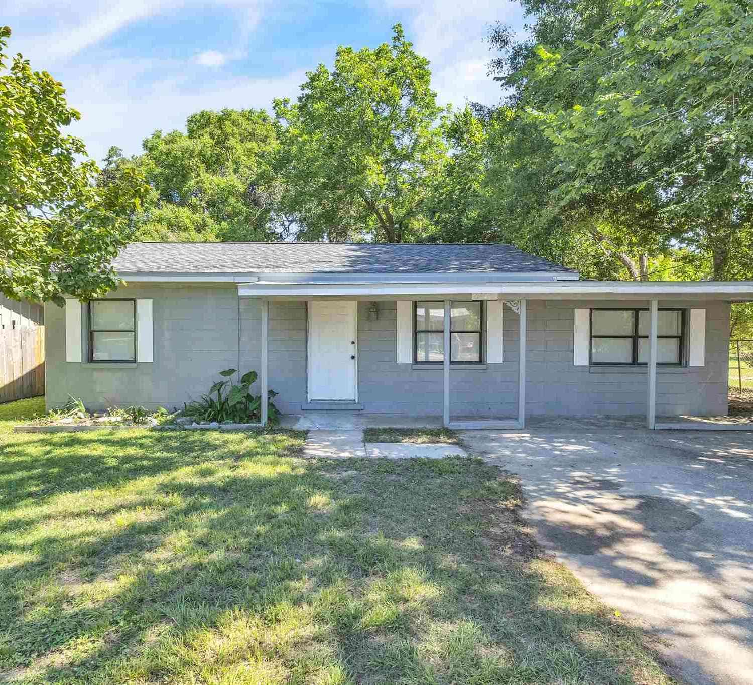 Homes For Sale - 3416 W Lee St<br/> Pensacola, FL 32505