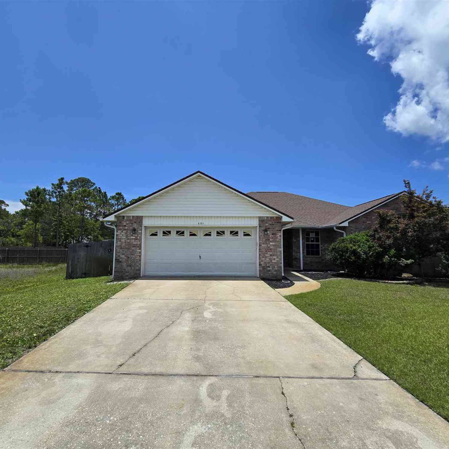 Homes For Sale - 8751 Cicilia Ct<br/> Navarre, FL 32566