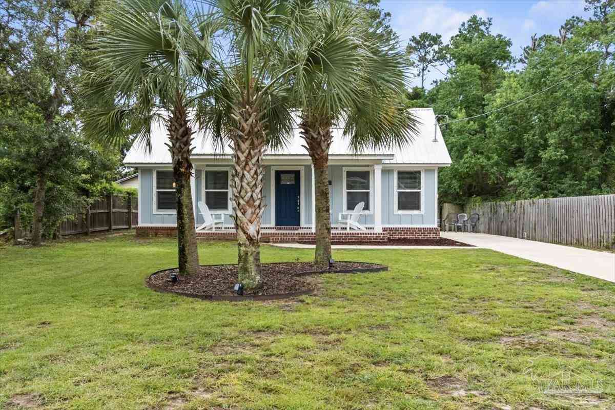 Homes For Sale - 5397 Spruce St<br/> Gulf Breeze, FL 32563