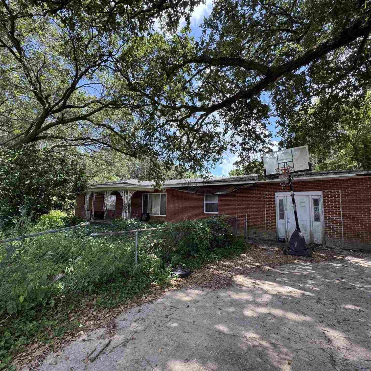 Homes For Sale - 4840 W Spencer Field Rd<br/> Pace, FL 32571