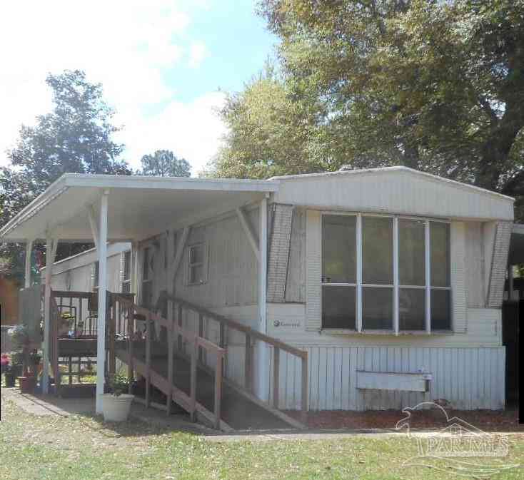 Mobile Home For Sale - 462 Mapleleaf Cir<br/> Pensacola, FL 32514
