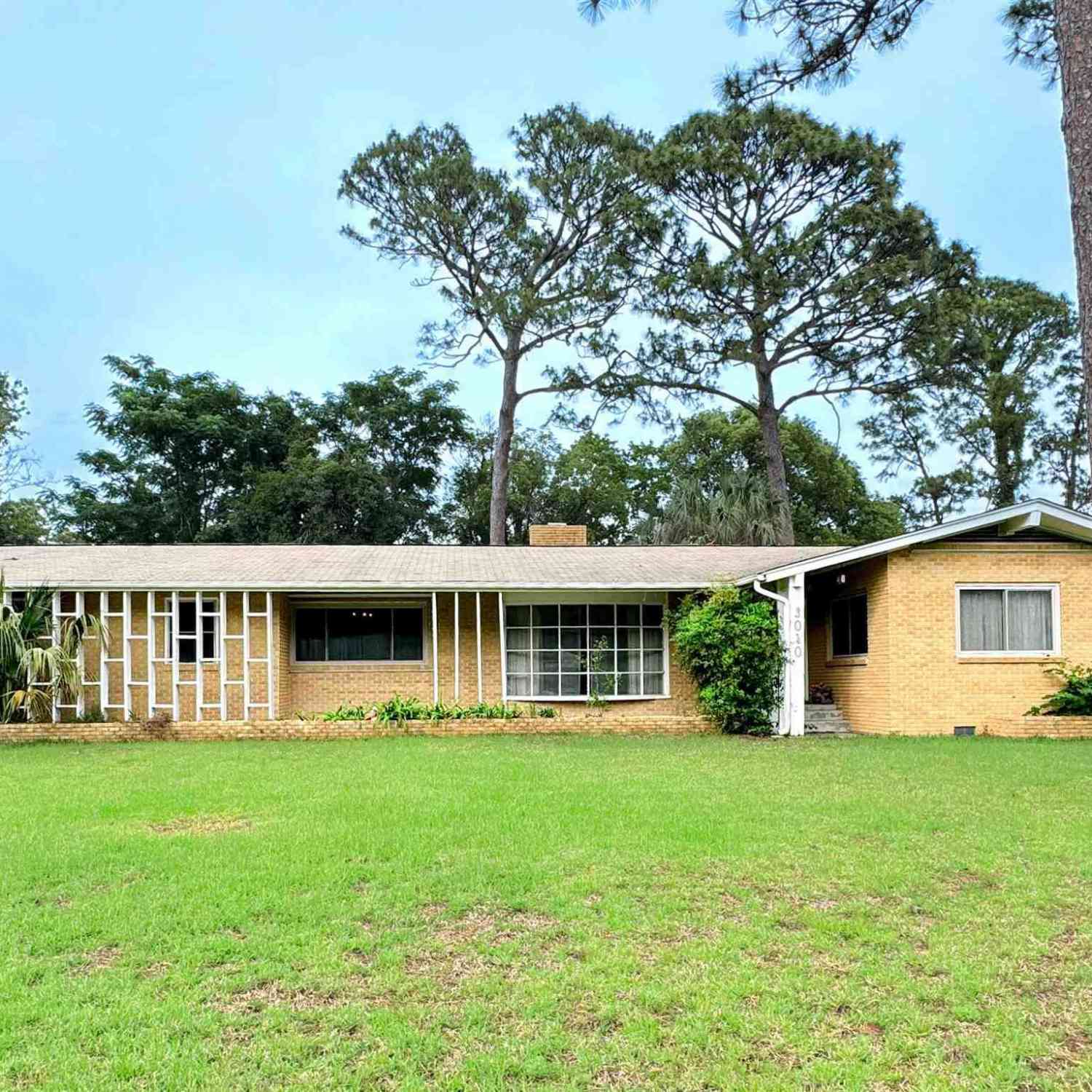 Homes For Sale - 3040 Logan Dr<br/> Pensacola, FL 32503