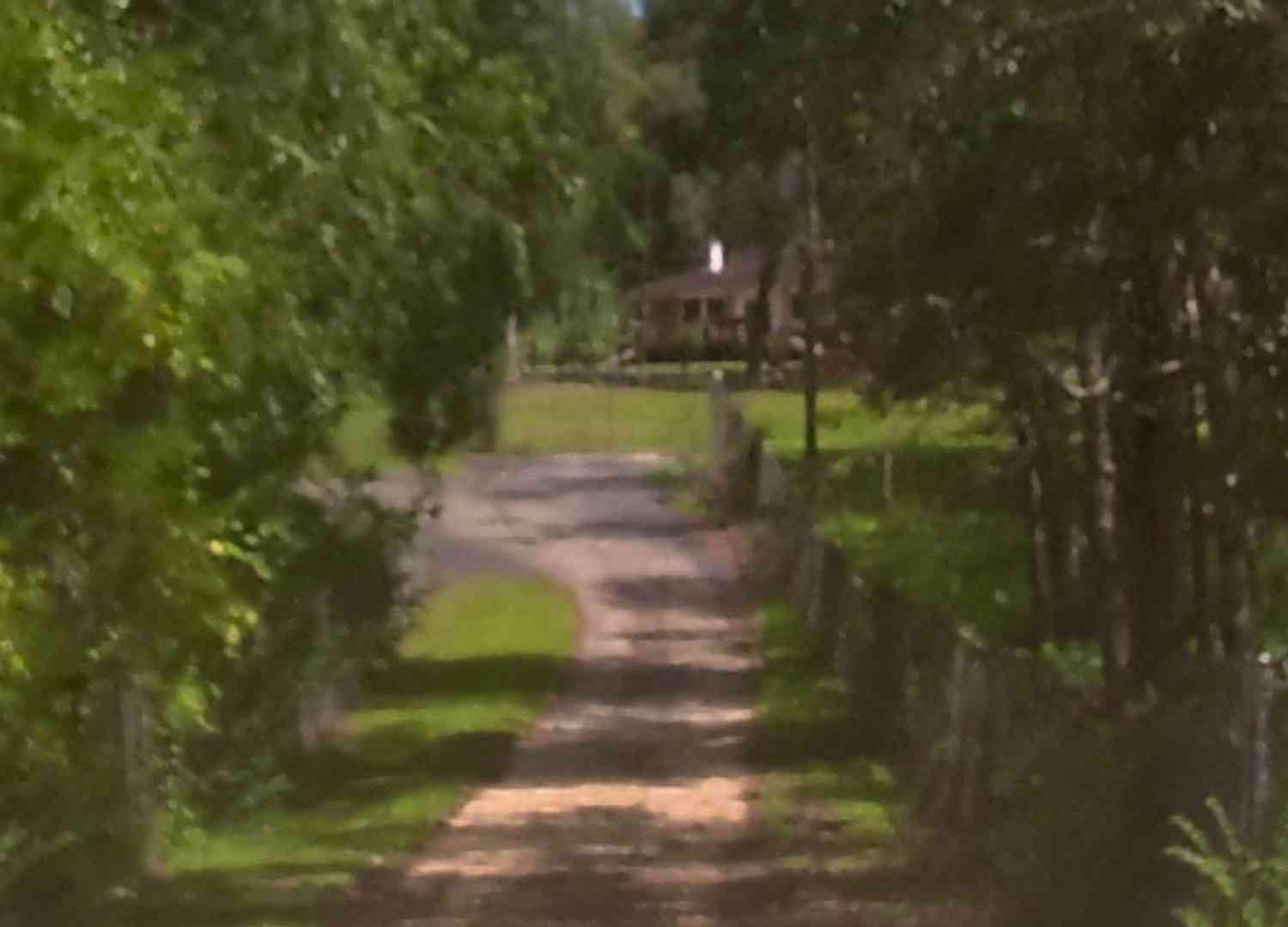 Mobile Home For Sale - 9240 Magnolia Springs Rd<br/> Pensacola, FL 32526