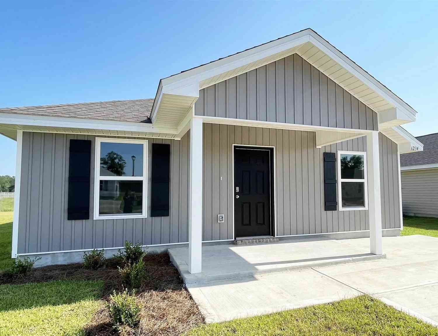 Homes For Sale - 6361 Firefly Dr<br/> Milton, FL 32583
