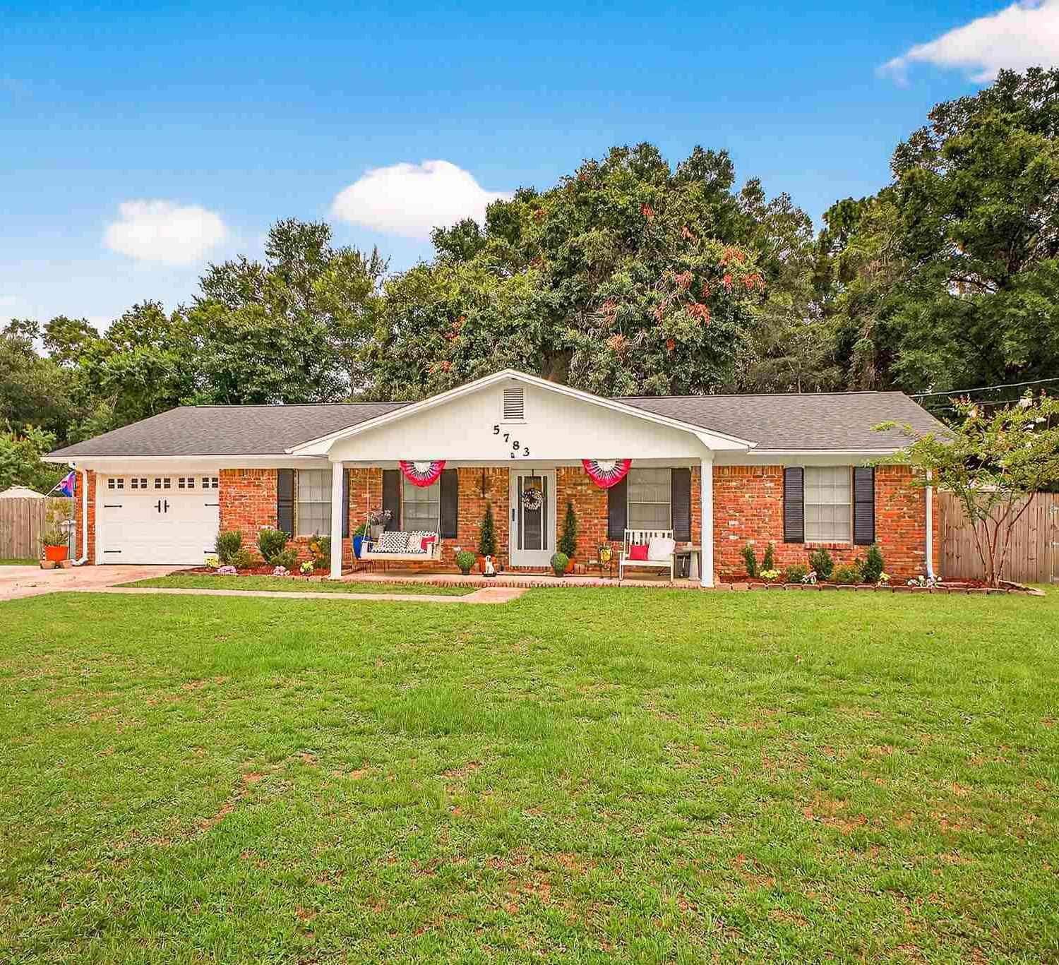 Homes For Sale - 5783 Sunview Dr<br/> Milton, FL 32570